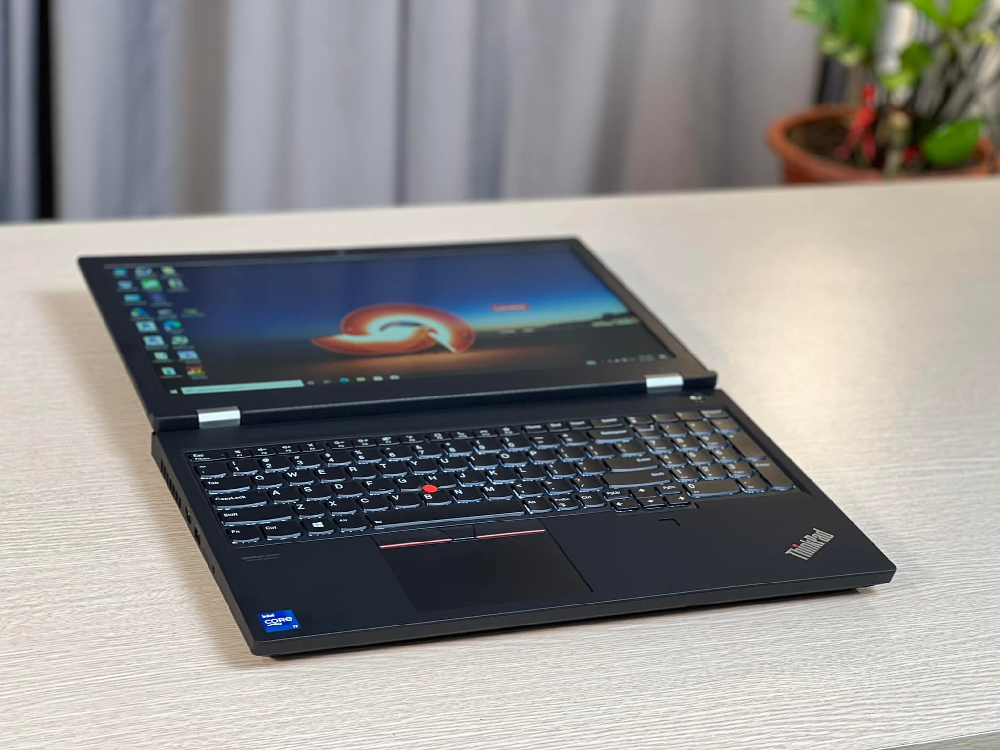 Laptop Lenovo ThinkPad P15 Gen 2 -2.jpeg